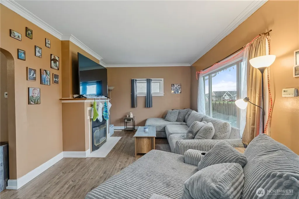 619 Spruce Street Hoquiam WA 98550