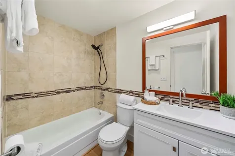 4831 Fauntleroy Way SW Seattle WA 98116