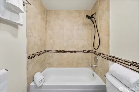 4831 Fauntleroy Way SW Seattle WA 98116