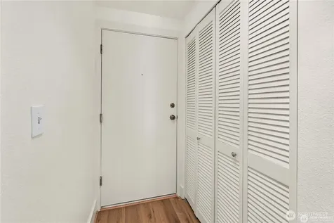 4831 Fauntleroy Way SW Seattle WA 98116