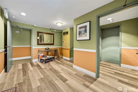 4831 Fauntleroy Way SW Seattle WA 98116