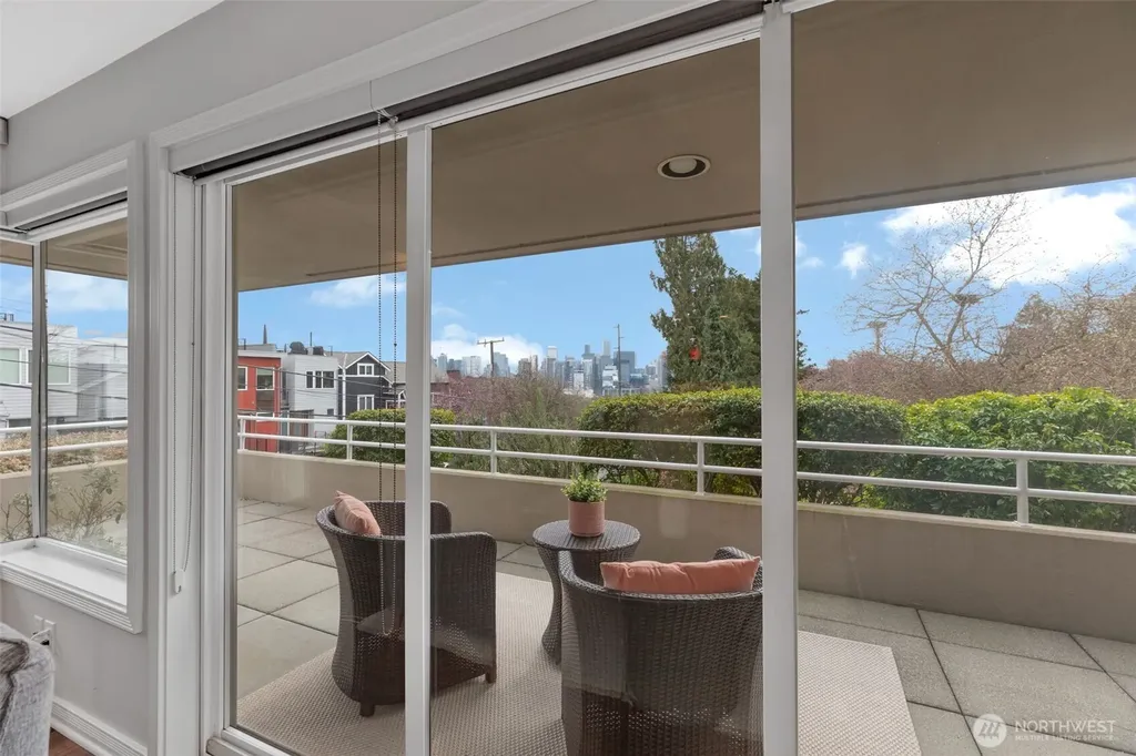 1231 5th Avenue N Seattle WA 98109