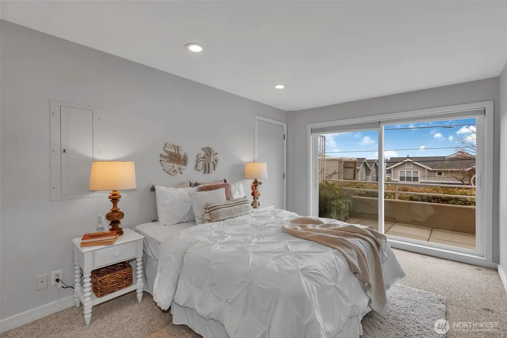 1231 5th Avenue N Seattle WA 98109