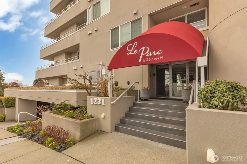 1231 5th Avenue N Seattle WA 98109