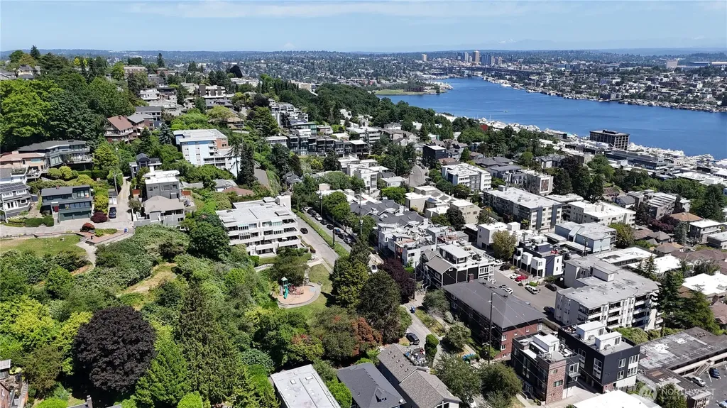1231 5th Avenue N Seattle WA 98109