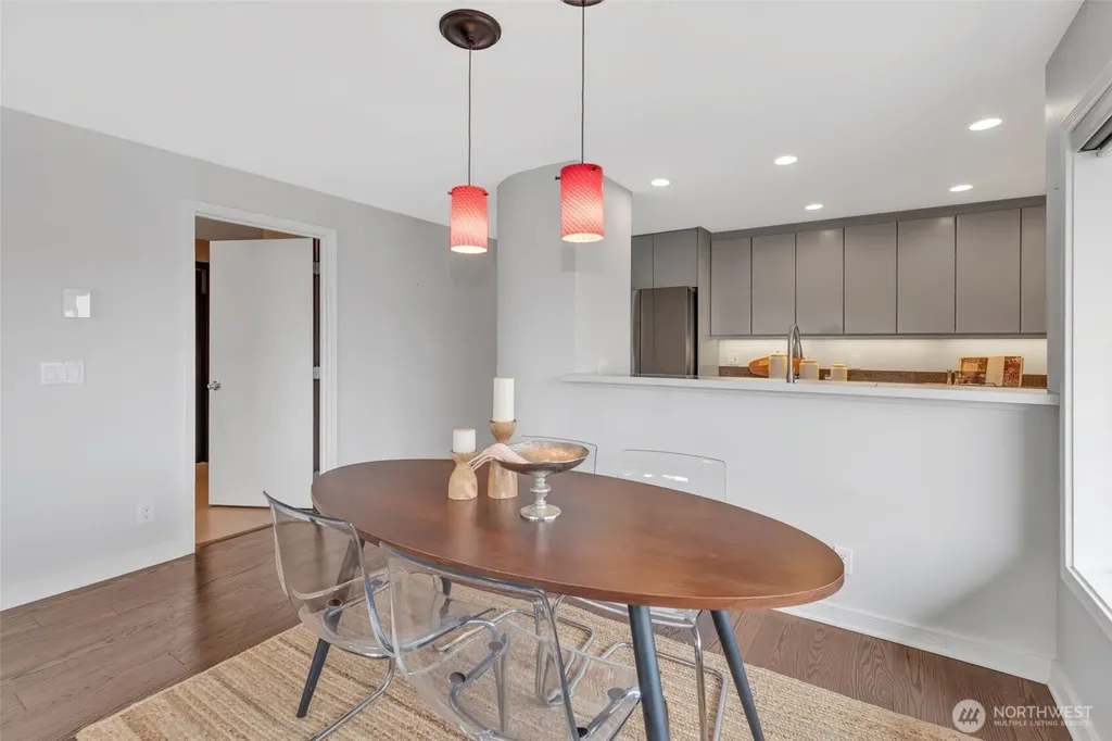 1231 5th Avenue N Seattle WA 98109
