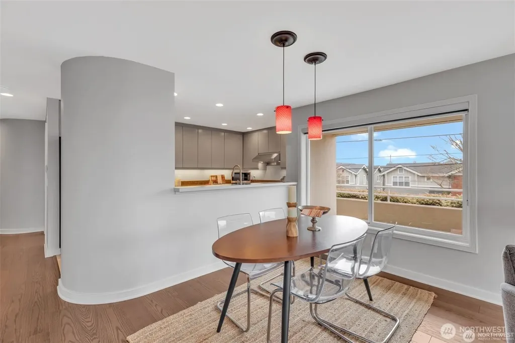 1231 5th Avenue N Seattle WA 98109