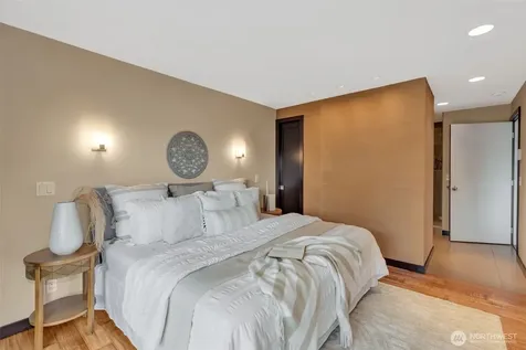 1231 5th Avenue N Seattle WA 98109