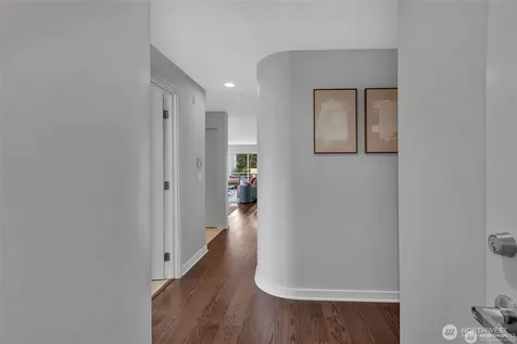 1231 5th Avenue N Seattle WA 98109