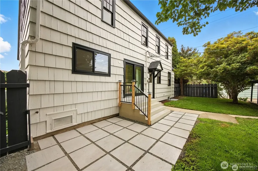 417 N Columbia Street Chelan WA 98816