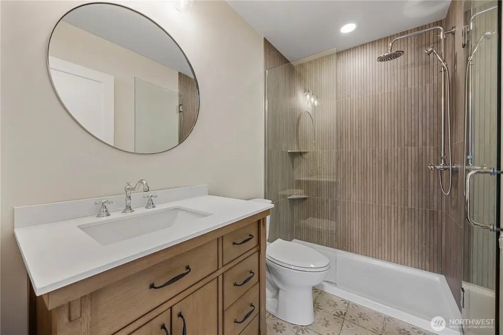 417 N Columbia Street Chelan WA 98816