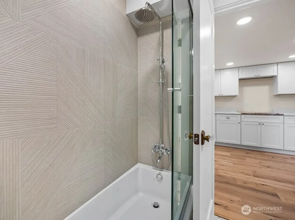 417 N Columbia Street Chelan WA 98816