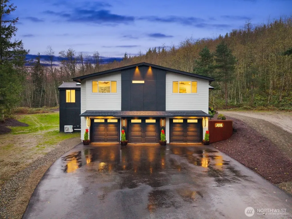 32922 SE Kuzak Road Enumclaw WA 98022