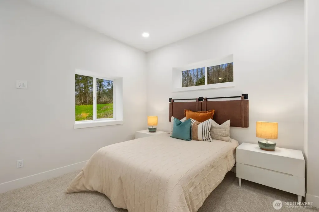 32922 SE Kuzak Road Enumclaw WA 98022