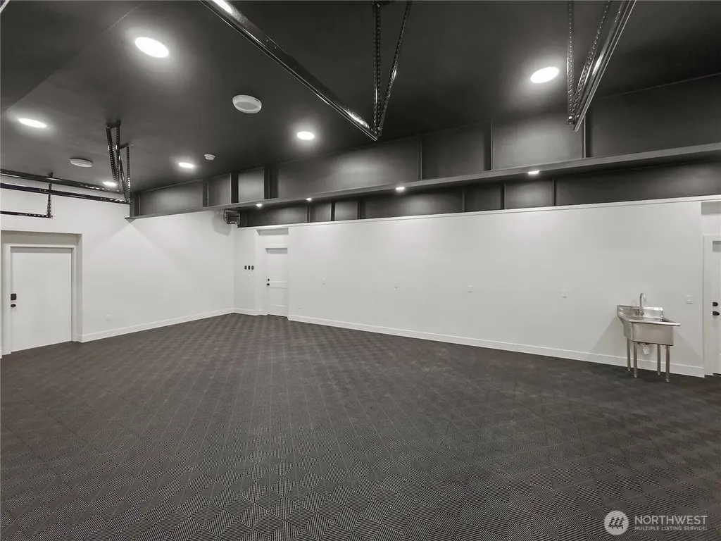 32922 SE Kuzak Road Enumclaw WA 98022