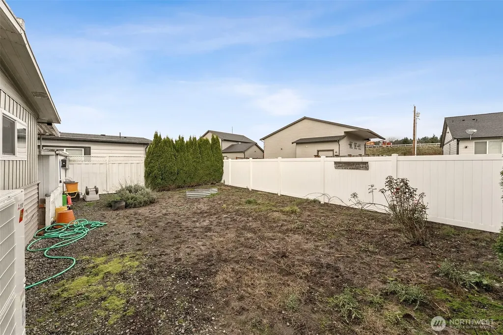 10711 60th Street Court Puyallup WA 98372