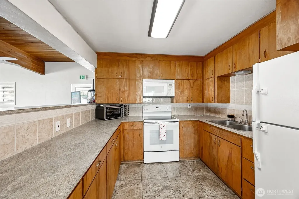 10711 60th Street Court Puyallup WA 98372