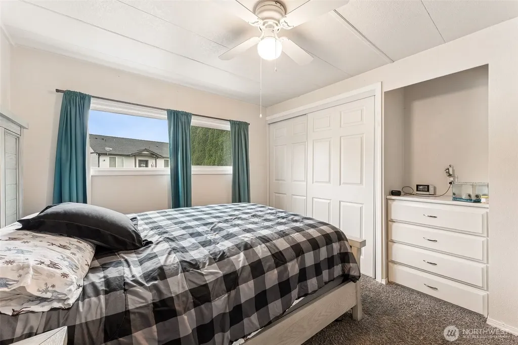 10711 60th Street Court Puyallup WA 98372
