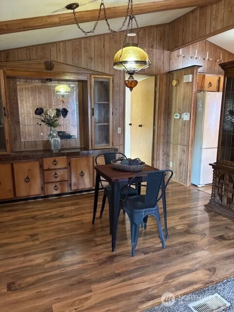 823 Cottonwood Drive Enumclaw WA 98022