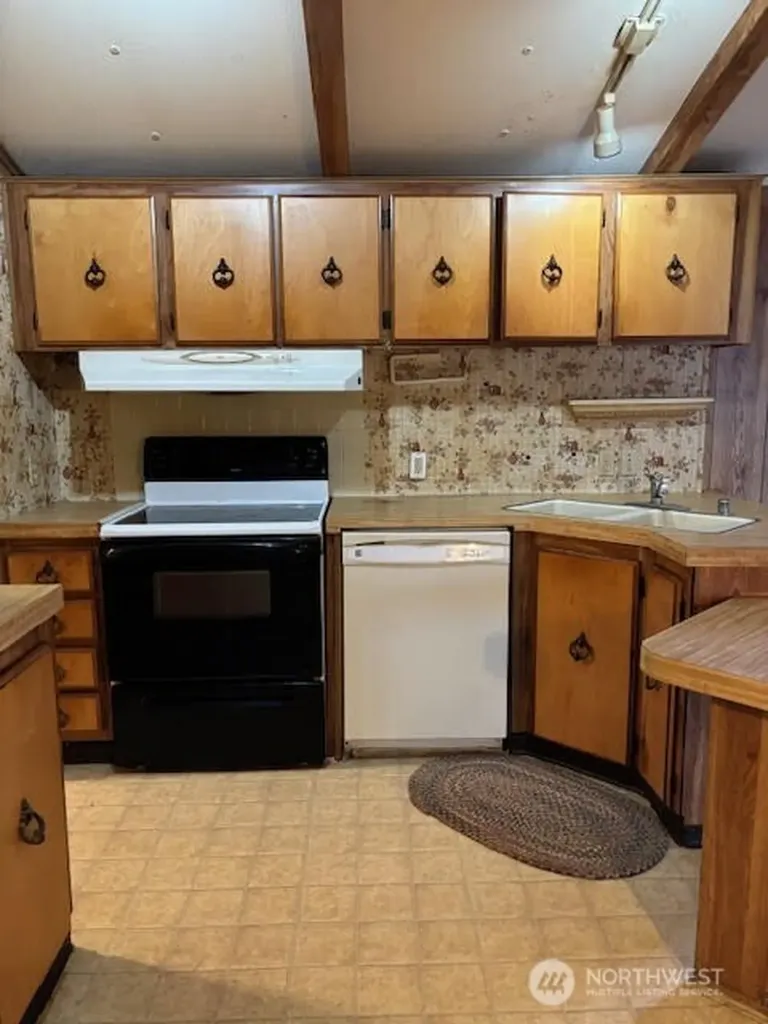 823 Cottonwood Drive Enumclaw WA 98022