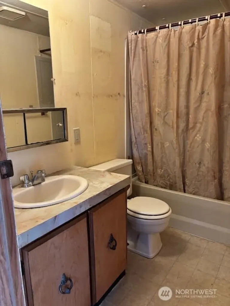 823 Cottonwood Drive Enumclaw WA 98022