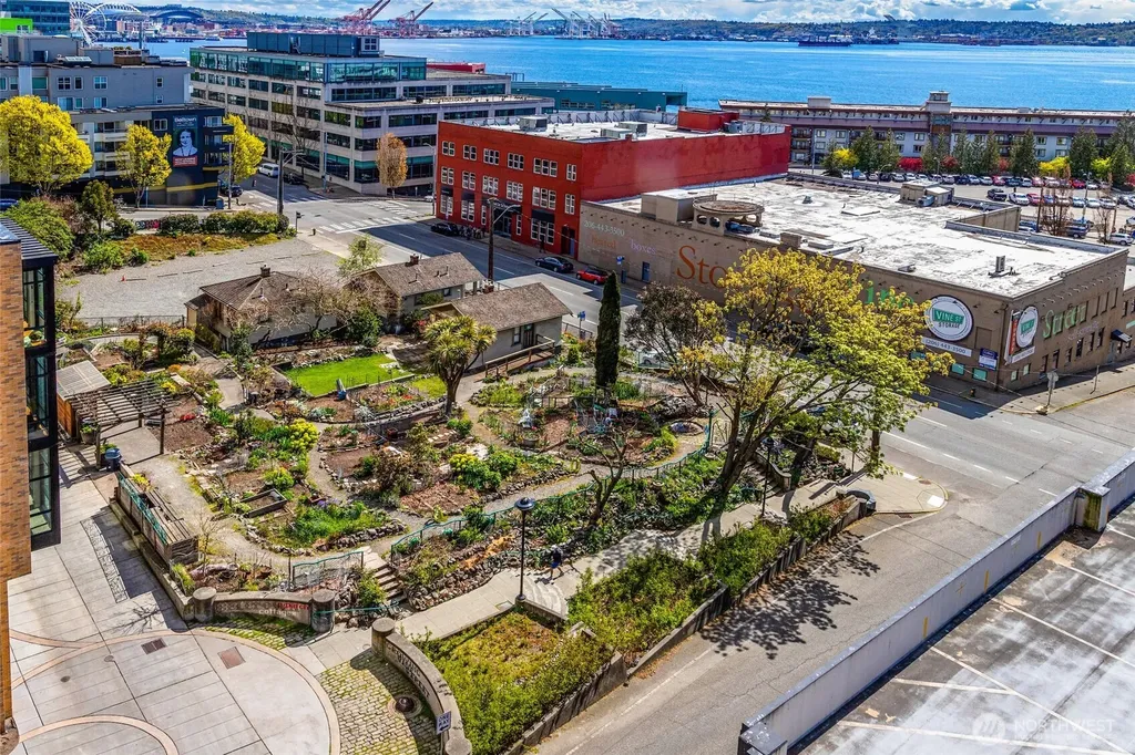 2607 Western Avenue Seattle WA 98121