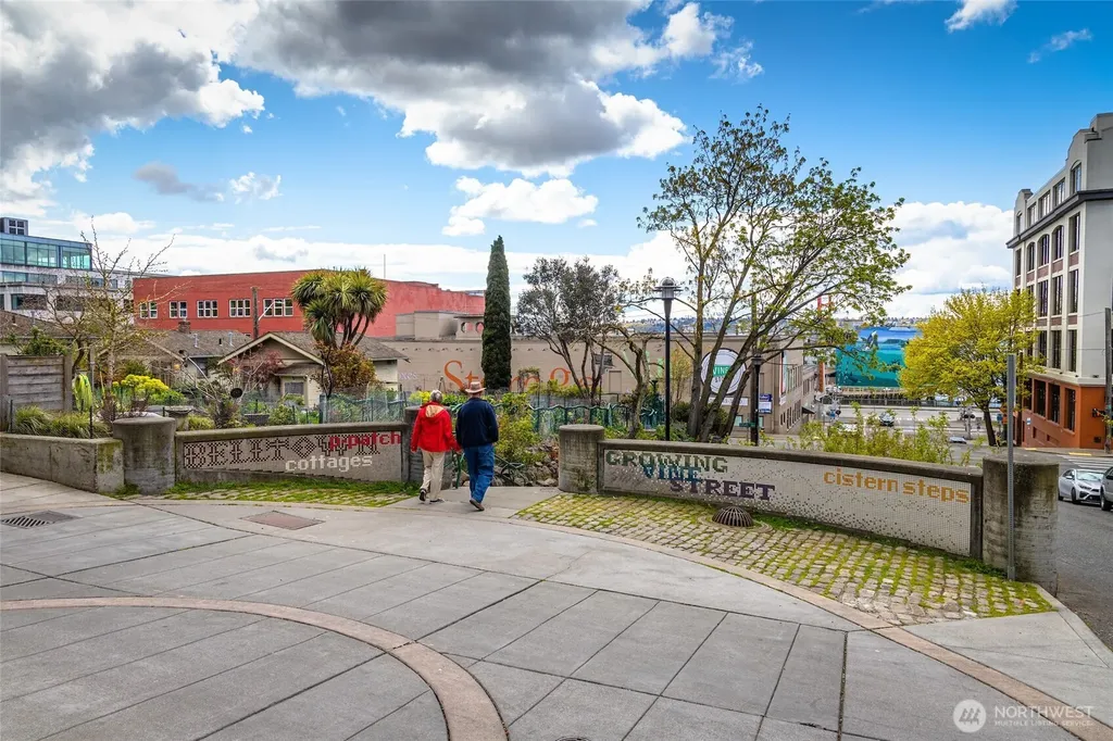 2607 Western Avenue Seattle WA 98121