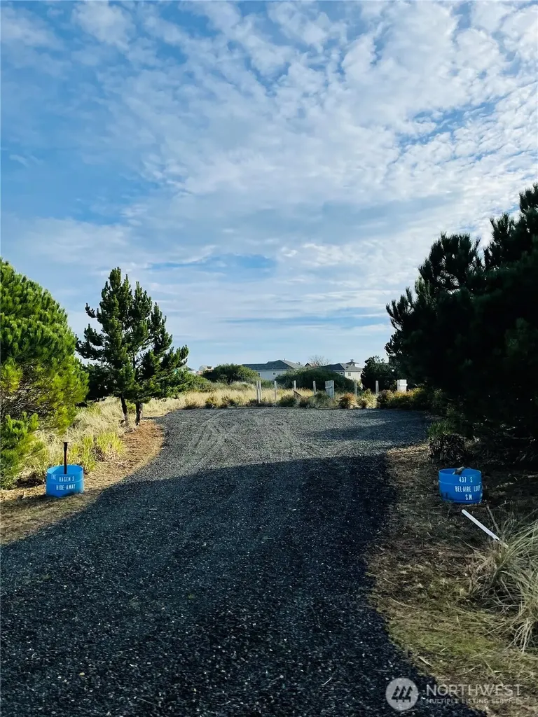 437 S Bel Air Loop Ocean Shores WA 98569