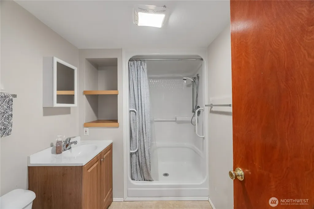 109 View Drive Aberdeen WA 98520