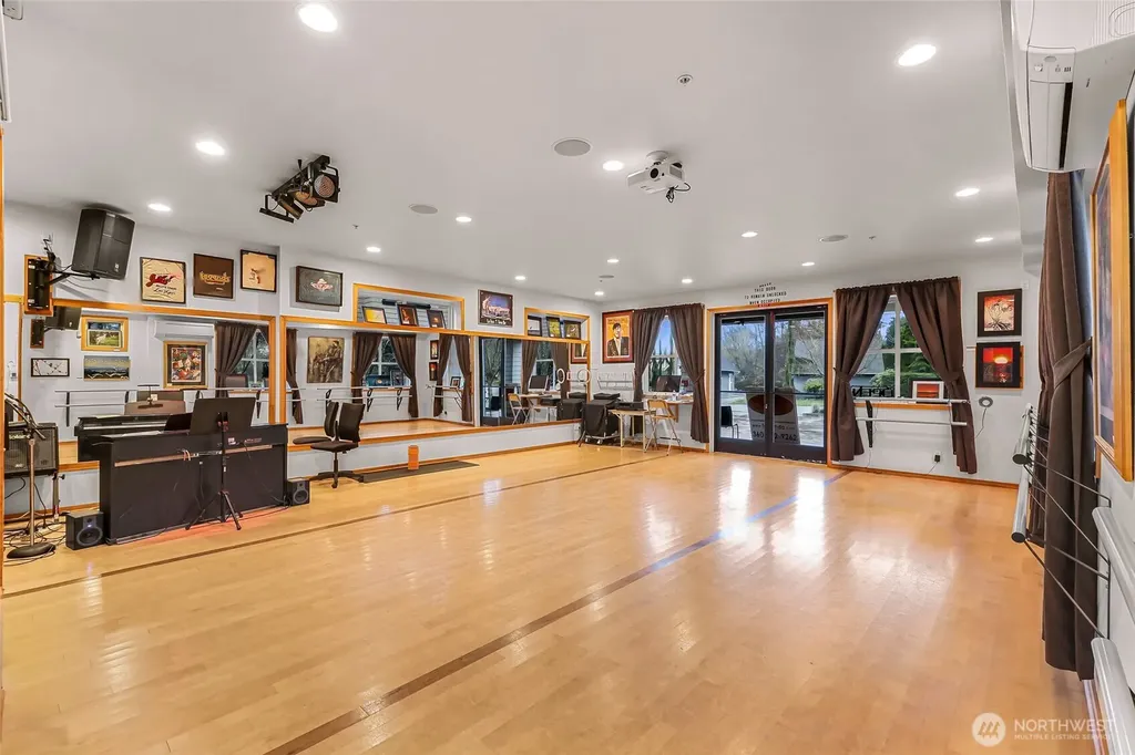 1095 Essex Street Camano Island WA 98282