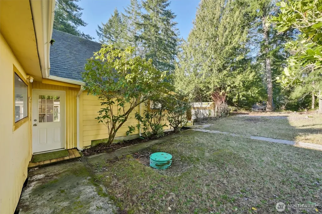 22115 Maple Drive NW Lakebay WA 98349