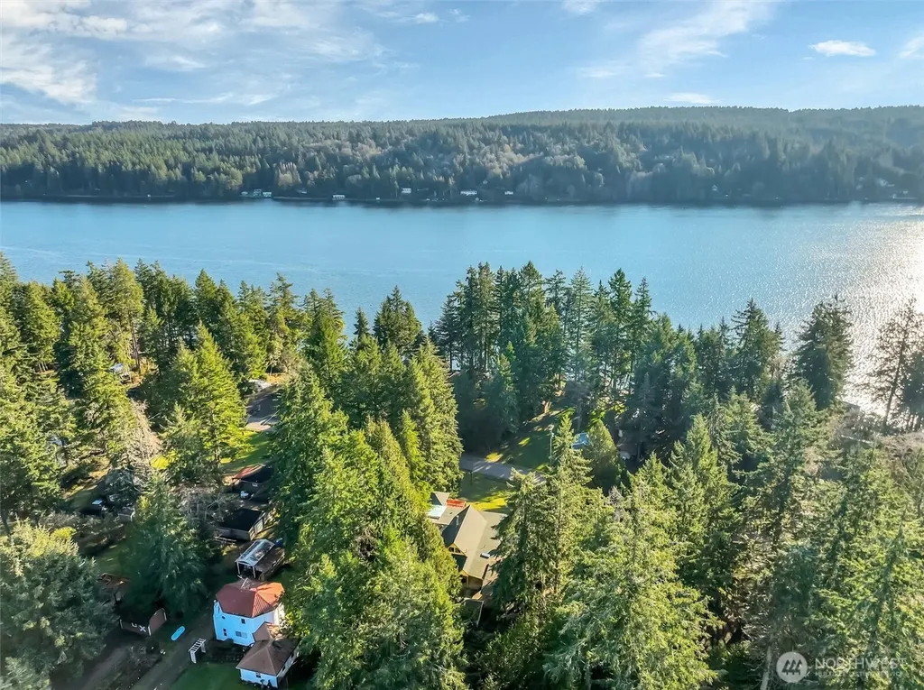 22115 Maple Drive NW Lakebay WA 98349