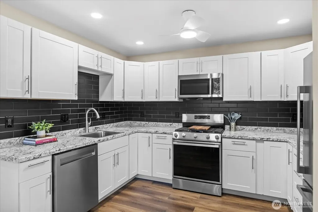 14322 Admiralty Way Lynnwood WA 98087