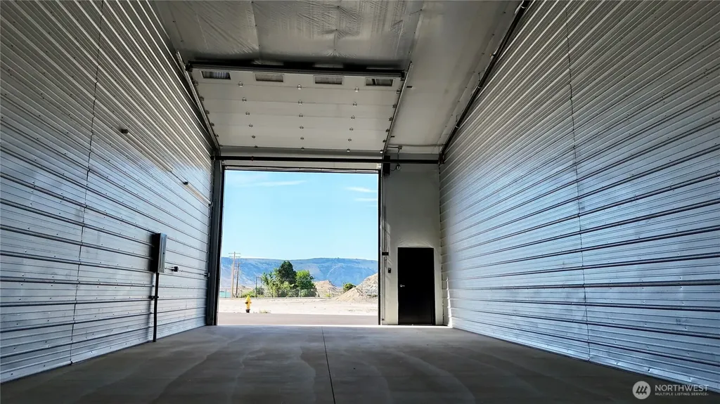 73 E Shop Avenue Chelan WA 98816