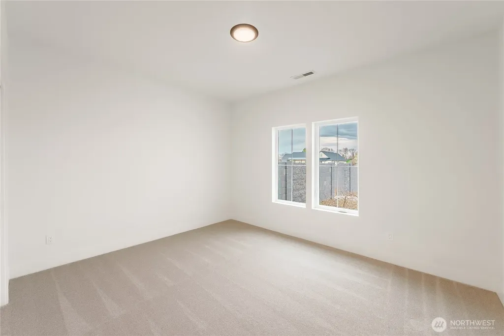 511 SW 12th College Place WA 99324