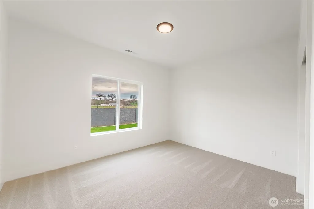 511 SW 12th College Place WA 99324