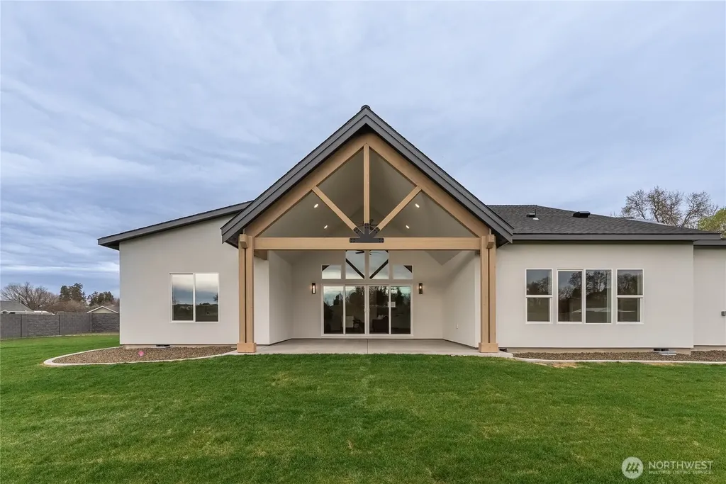 511 SW 12th College Place WA 99324