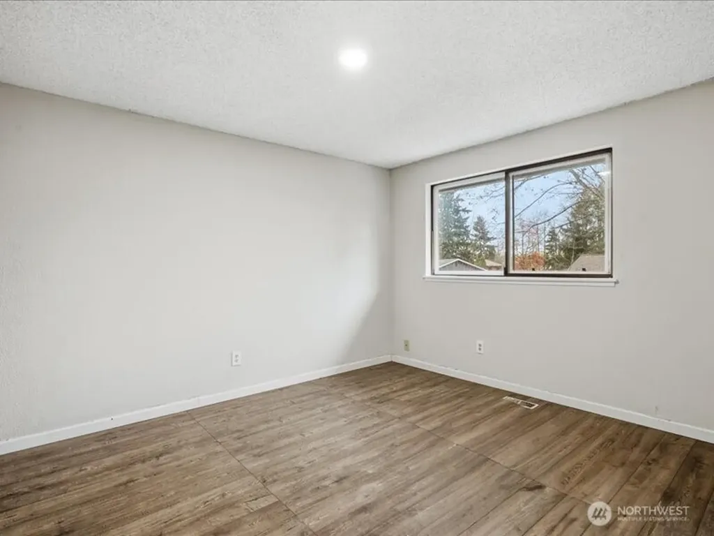 13906 126th Avenue E Puyallup WA 98374
