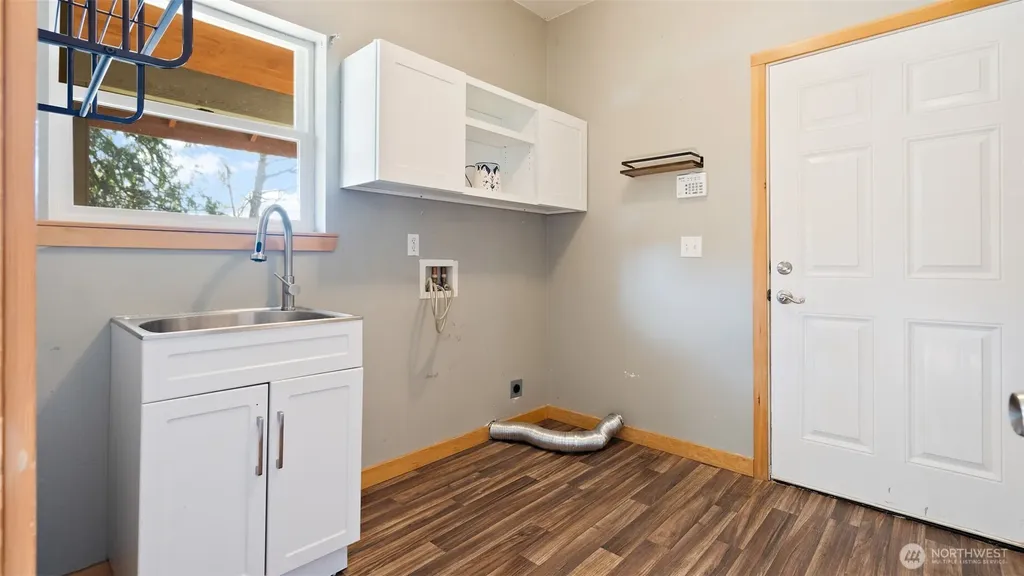 6726 NE Columbia Street Suquamish WA 98392