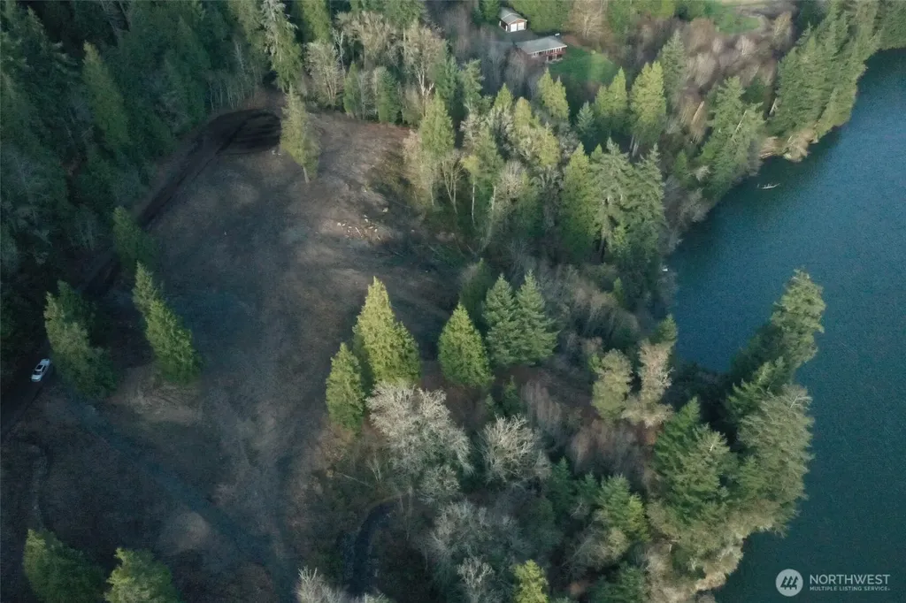 22 Edge Water Drive Cathlamet WA 98612