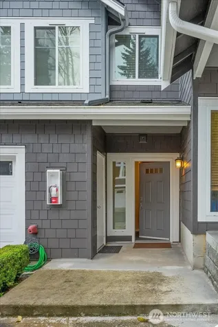 5589 Lakemont Boulevard SE Bellevue WA 98006