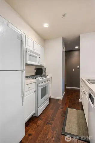 5589 Lakemont Boulevard SE Bellevue WA 98006