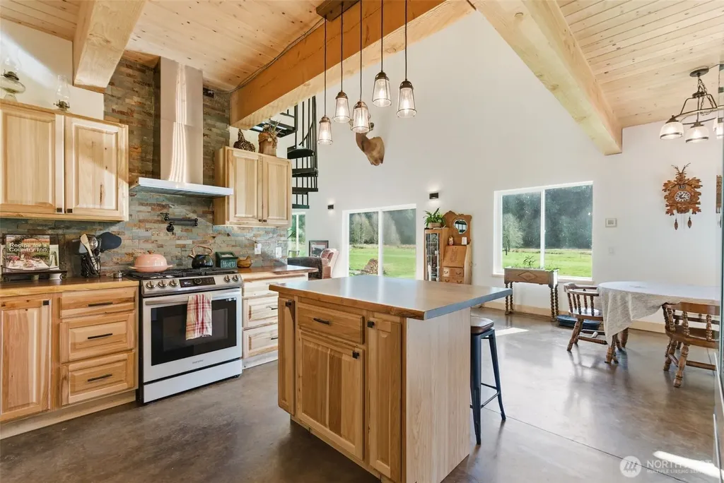 314 E Valley Road Skamokawa WA 98647