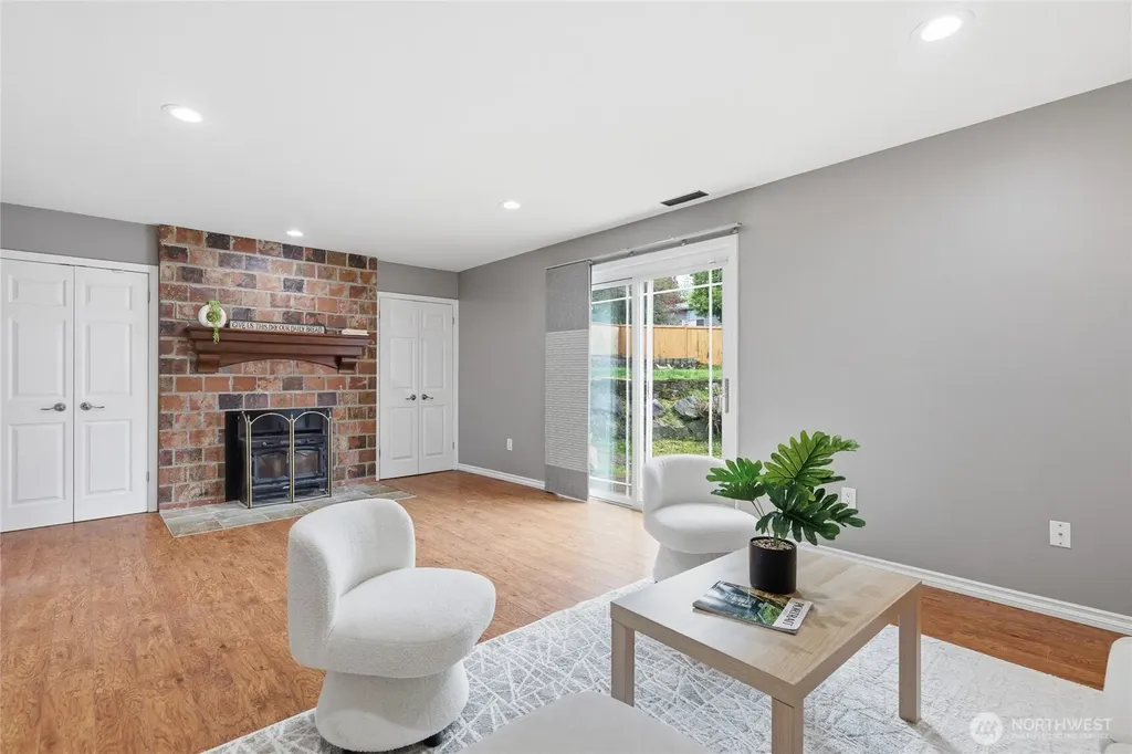 2713 NE 23rd Place Renton WA 98056