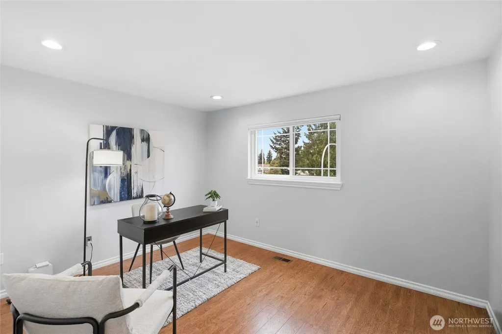 2713 NE 23rd Place Renton WA 98056