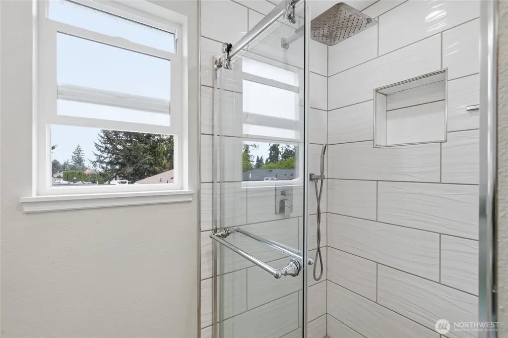 2713 NE 23rd Place Renton WA 98056