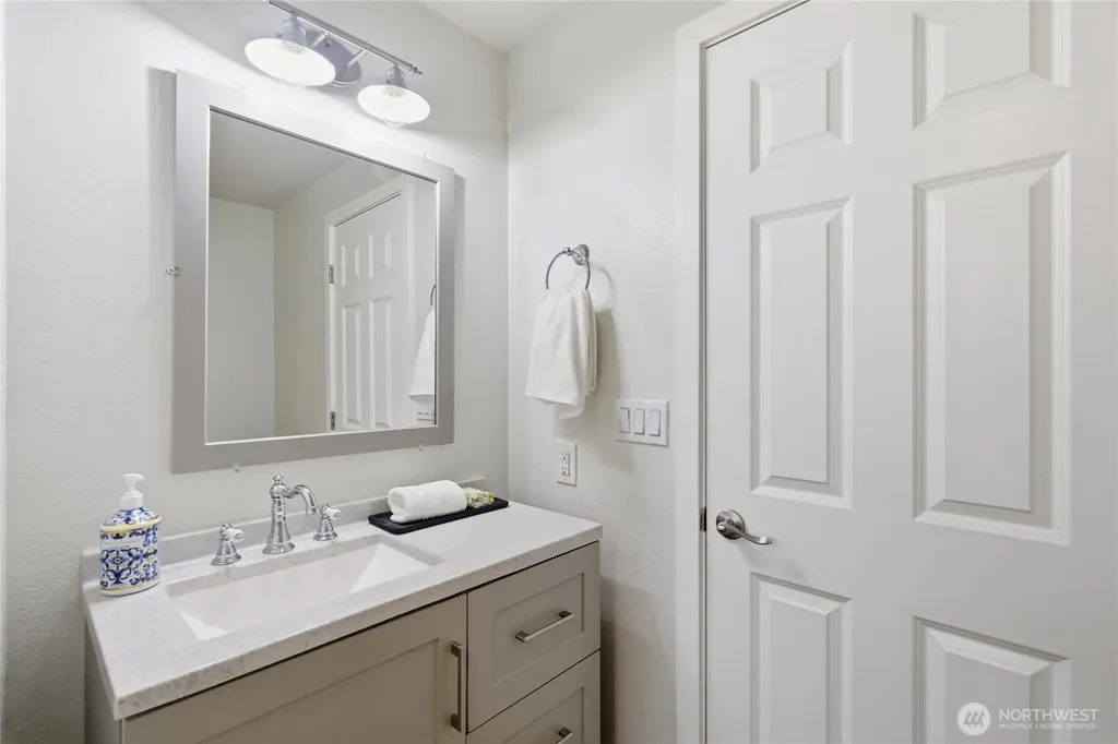 2713 NE 23rd Place Renton WA 98056