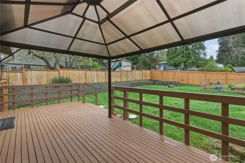 2713 NE 23rd Place Renton WA 98056