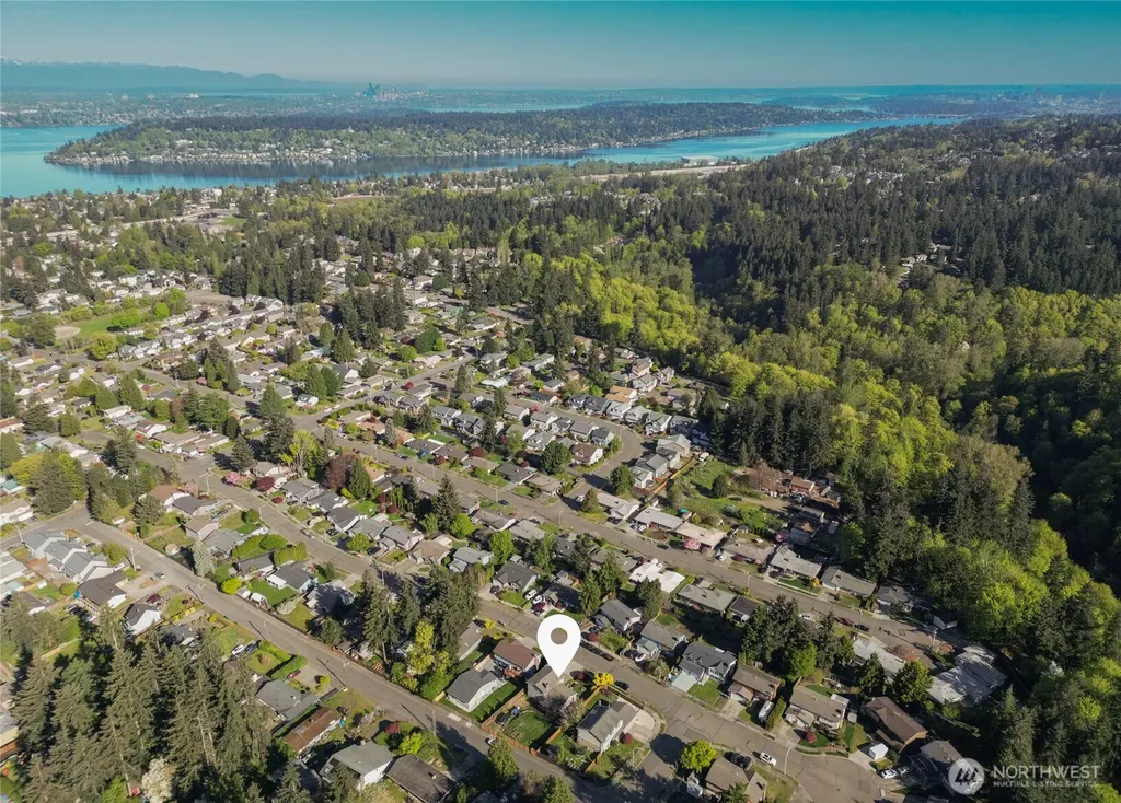 2713 NE 23rd Place Renton WA 98056