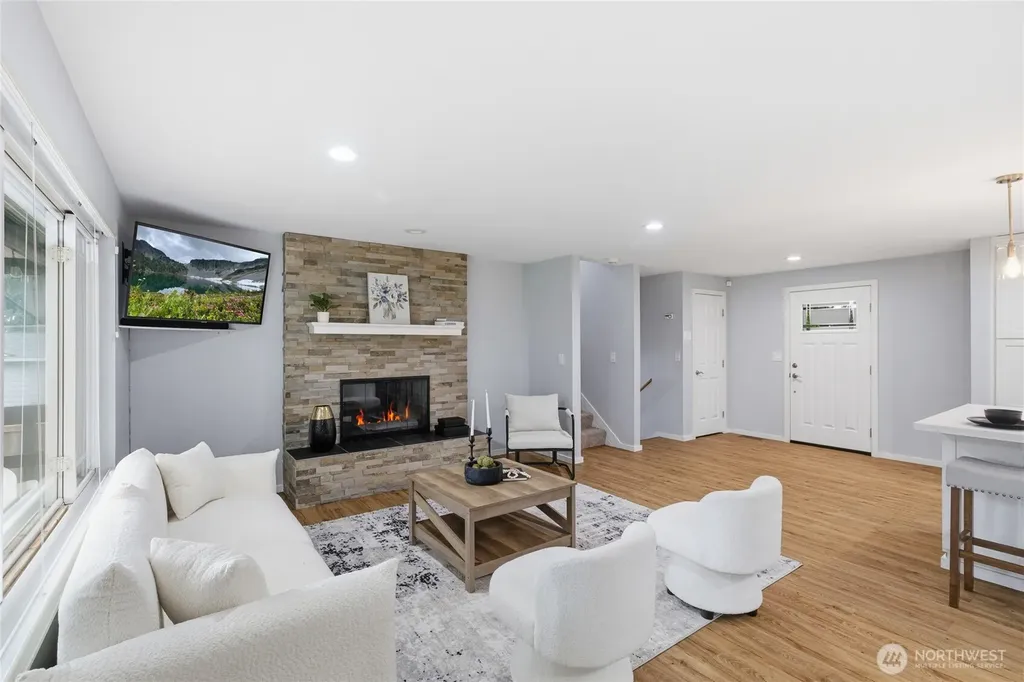 2713 NE 23rd Place Renton WA 98056